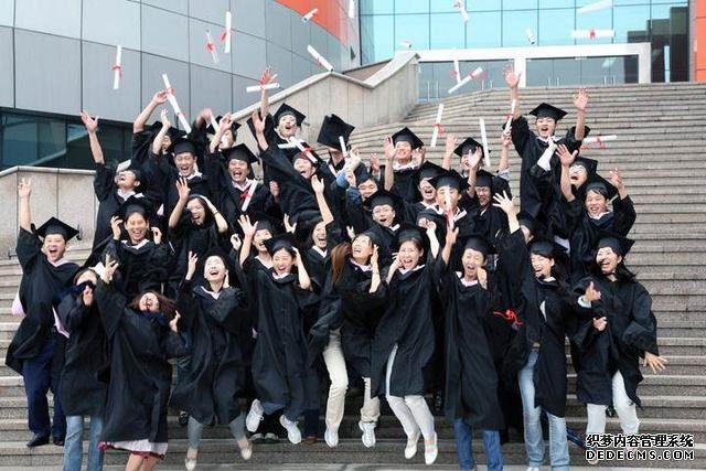 文科热门专业有哪些?最适合文科生报考的五大热门专业及就业方向