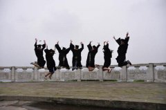 适合毕业季唱的歌曲有哪些详细介绍？感动又好听的毕业歌曲大全